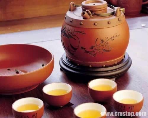 紫砂壶泡茶,愈久弥新