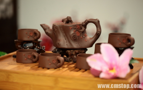 紫砂壶泡茶,愈久弥新