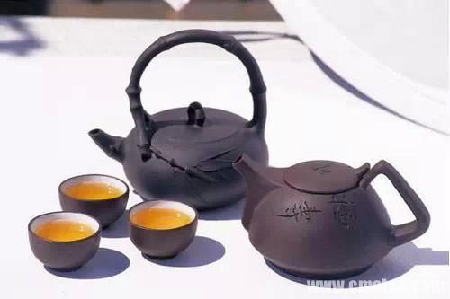 紫砂壶泡茶,愈久弥新